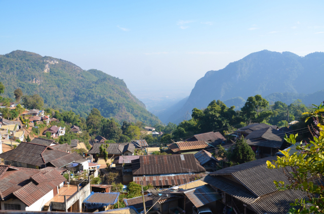 国境の村